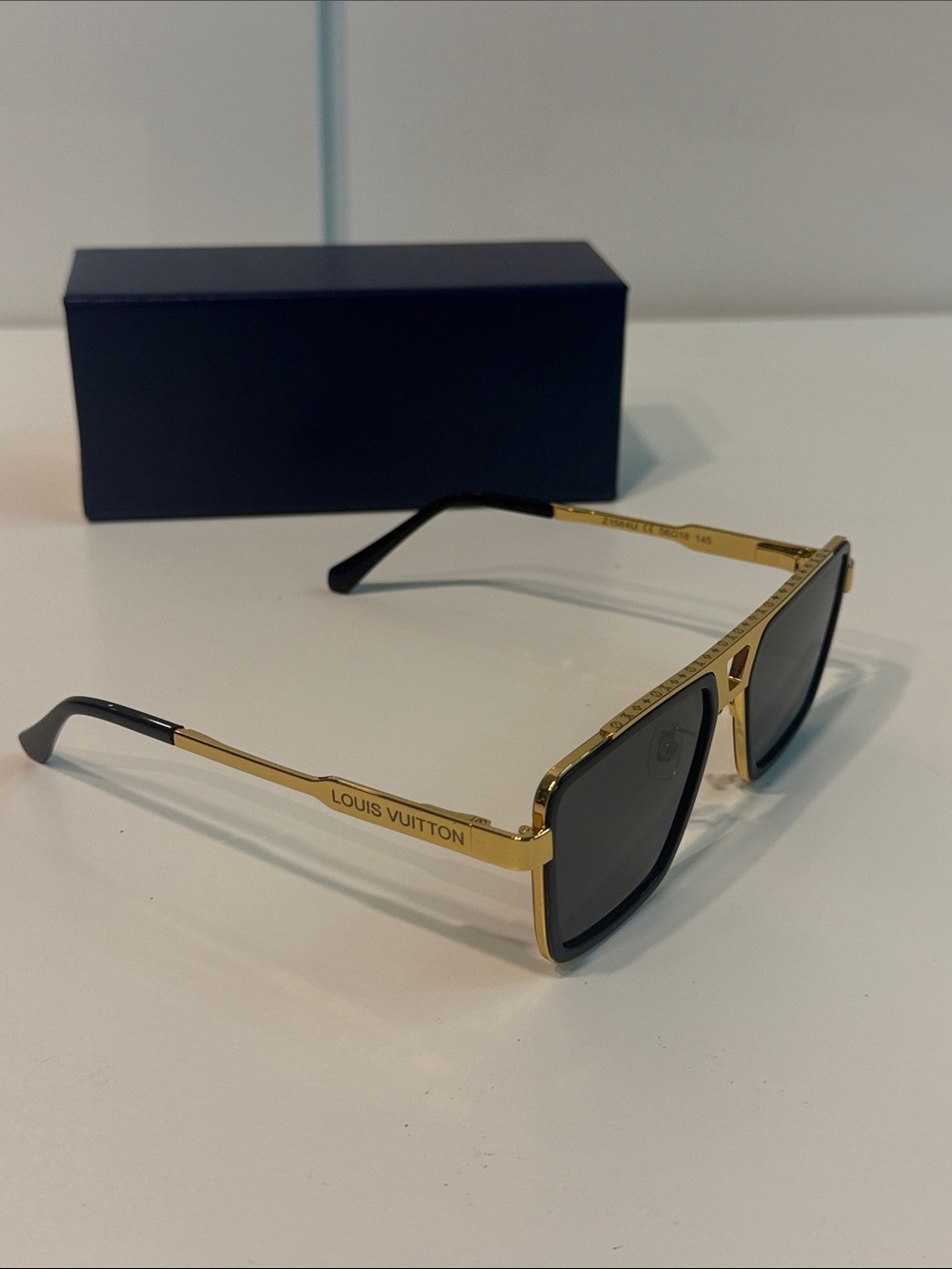 Like new Louis Vuitton 1.1 Evidence Metal Square Sunglasses men’s LV